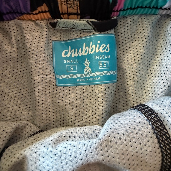 Abstract Retro Swim Shorts like new chubbies size small - Picture 6 of 7